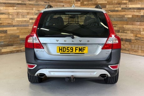 Volvo XC70 2.4 D5 SE Lux Premium Estate 5dr Diesel Geartronic AWD Euro 5 (205 ps) 7