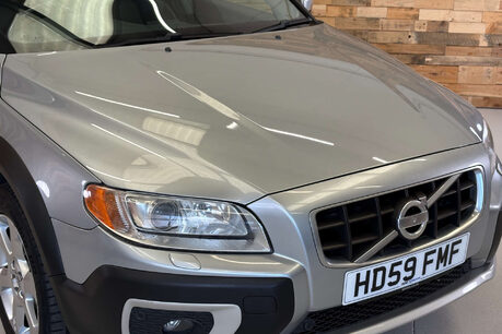 Volvo XC70 2.4 D5 SE Lux Premium Estate 5dr Diesel Geartronic AWD Euro 5 (205 ps) 25