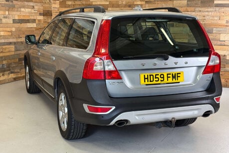 Volvo XC70 2.4 D5 SE Lux Premium Estate 5dr Diesel Geartronic AWD Euro 5 (205 ps) 71