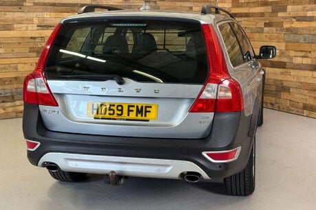 Volvo XC70 2.4 D5 SE Lux Premium Estate 5dr Diesel Geartronic AWD Euro 5 (205 ps) 70