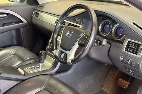 Volvo XC70 2.4 D5 SE Lux Premium Estate 5dr Diesel Geartronic AWD Euro 5 (205 ps) 9