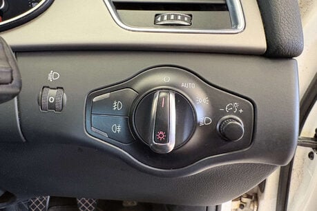 Audi A4 2.0 TDIe SE Technik Estate 5dr Diesel Manual Euro 5 (s/s) (136 ps) 53