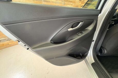Hyundai i30 1.0 T-GDi Blue Drive S Hatchback 5dr Petrol Manual Euro 6 (s/s) (120 ps) 47