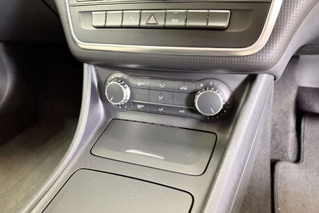 Mercedes-Benz A Class 1.5 A180 CDI SE Hatchback 5dr Diesel 7G-DCT Euro 5 (s/s) (109 ps) 33