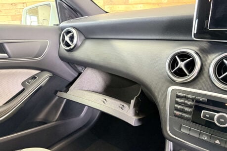 Mercedes-Benz A Class 1.5 A180 CDI SE Hatchback 5dr Diesel 7G-DCT Euro 5 (s/s) (109 ps) 41