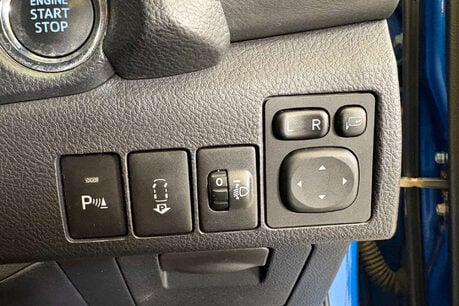 Toyota Auris 1.4 D-4D Excel Hatchback 5dr Diesel Manual Euro 5 (s/s) (90 ps) 62