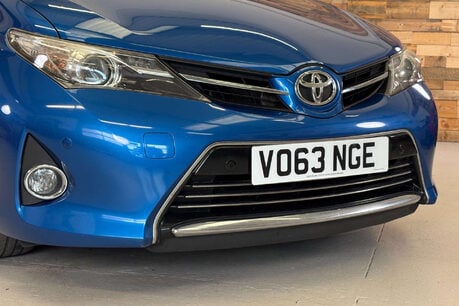 Toyota Auris 1.4 D-4D Excel Hatchback 5dr Diesel Manual Euro 5 (s/s) (90 ps) 74