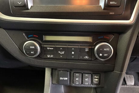 Toyota Auris 1.4 D-4D Excel Hatchback 5dr Diesel Manual Euro 5 (s/s) (90 ps) 25