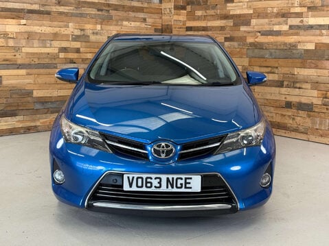 Toyota Auris 1.4 D-4D Excel Hatchback 5dr Diesel Manual Euro 5 (s/s) (90 ps)