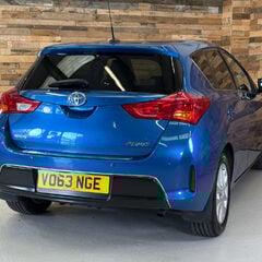 Toyota Auris 1.4 D-4D Excel Hatchback 5dr Diesel Manual Euro 5 (s/s) (90 ps) 4
