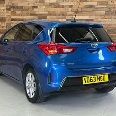 Toyota Auris 1.4 D-4D Excel Hatchback 5dr Diesel Manual Euro 5 (s/s) (90 ps) 2