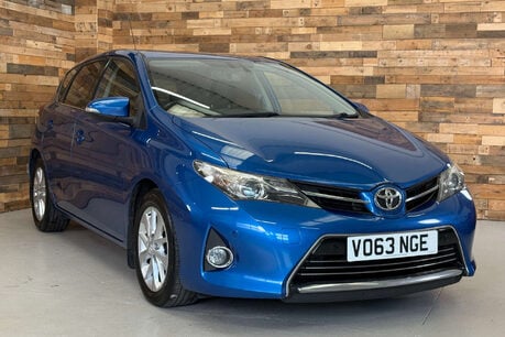 Toyota Auris 1.4 D-4D Excel Hatchback 5dr Diesel Manual Euro 5 (s/s) (90 ps) 12