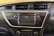 Toyota Auris 1.4 D-4D Excel Hatchback 5dr Diesel Manual Euro 5 (s/s) (90 ps) 26