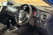 Toyota Auris 1.4 D-4D Excel Hatchback 5dr Diesel Manual Euro 5 (s/s) (90 ps) 7