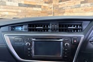 Toyota Auris 1.4 D-4D Excel Hatchback 5dr Diesel Manual Euro 5 (s/s) (90 ps) 27