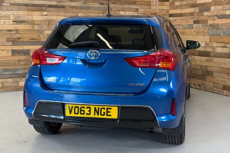 Toyota Auris 1.4 D-4D Excel Hatchback 5dr Diesel Manual Euro 5 (s/s) (90 ps) 63