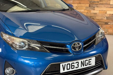 Toyota Auris 1.4 D-4D Excel Hatchback 5dr Diesel Manual Euro 5 (s/s) (90 ps) 11