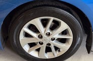 Toyota Auris 1.4 D-4D Excel Hatchback 5dr Diesel Manual Euro 5 (s/s) (90 ps) 38