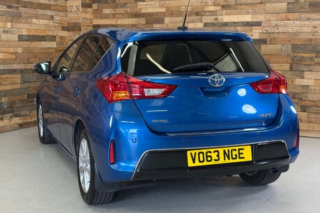 Toyota Auris 1.4 D-4D Excel Hatchback 5dr Diesel Manual Euro 5 (s/s) (90 ps) 56
