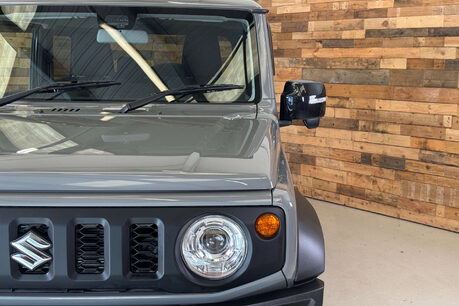 Suzuki Jimny SZ5 4x4 AUTO 85