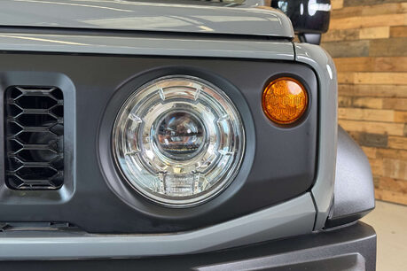 Suzuki Jimny SZ5 4x4 AUTO 95