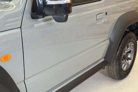 Suzuki Jimny SZ5 4x4 AUTO 75
