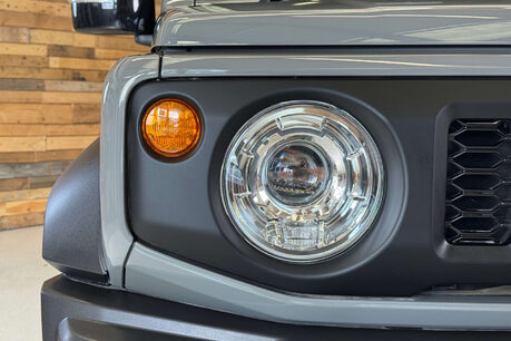 Suzuki Jimny SZ5 4x4 AUTO 92