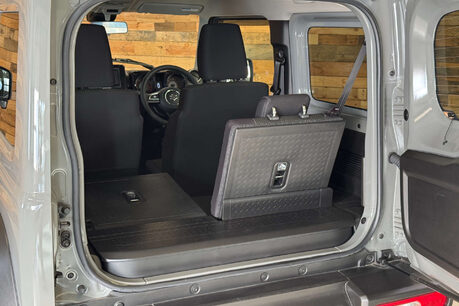 Suzuki Jimny SZ5 4x4 AUTO 31