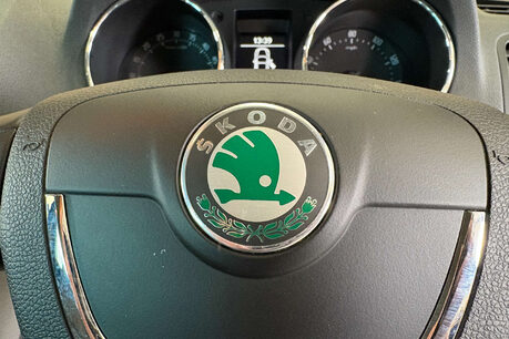 Skoda Yeti 2.0 TDI Elegance SUV 5dr Diesel Manual 4WD Euro 5 (170 ps) 17