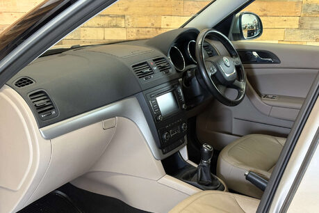 Skoda Yeti 1.6 TDI GreenLine II Elegance SUV 5dr Diesel Manual Euro 5 (s/s) (105 ps) 40