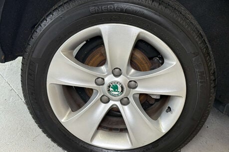 Skoda Yeti 1.6 TDI GreenLine II Elegance SUV 5dr Diesel Manual Euro 5 (s/s) (105 ps) 60