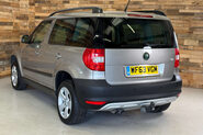 Skoda Yeti 1.6 TDI GreenLine II Elegance SUV 5dr Diesel Manual Euro 5 (s/s) (105 ps) 4