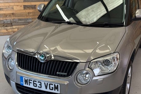 Skoda Yeti 1.6 TDI GreenLine II Elegance SUV 5dr Diesel Manual Euro 5 (s/s) (105 ps) 82
