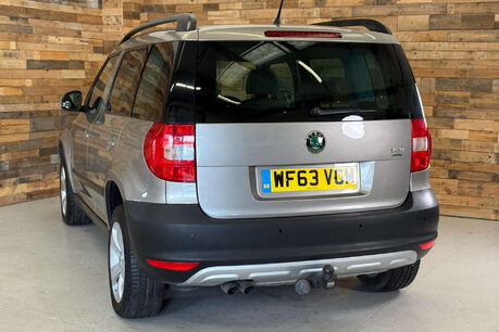 Skoda Yeti 1.6 TDI GreenLine II Elegance SUV 5dr Diesel Manual Euro 5 (s/s) (105 ps) 79