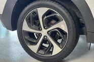 Hyundai TUCSON 2.0 CRDi Premium SUV 5dr Diesel Manual 4WD Euro 6 (136 ps) 37