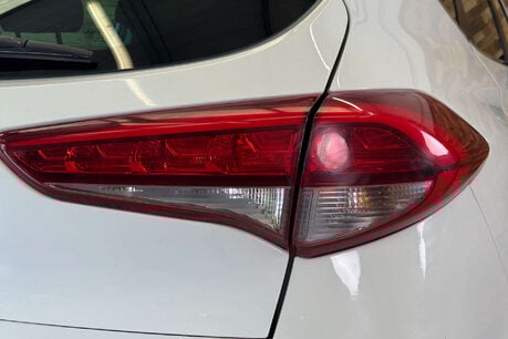 Hyundai TUCSON 2.0 CRDi Premium SUV 5dr Diesel Manual 4WD Euro 6 (136 ps) 20