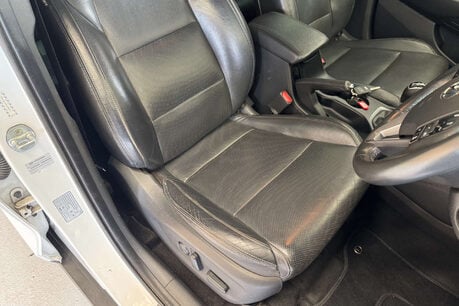 Hyundai TUCSON 2.0 CRDi Premium SUV 5dr Diesel Manual 4WD Euro 6 (136 ps) 89