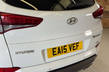 Hyundai TUCSON 2.0 CRDi Premium SUV 5dr Diesel Manual 4WD Euro 6 (136 ps) 25