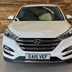 Hyundai TUCSON 2.0 CRDi Premium SUV 5dr Diesel Manual 4WD Euro 6 (136 ps) 1