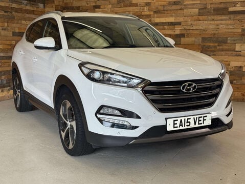 Hyundai TUCSON 2.0 CRDi Premium SUV 5dr Diesel Manual 4WD Euro 6 (136 ps)