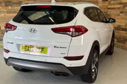 Hyundai TUCSON 2.0 CRDi Premium SUV 5dr Diesel Manual 4WD Euro 6 (136 ps) 8