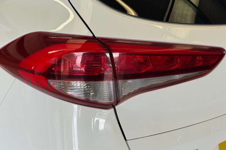 Hyundai TUCSON 2.0 CRDi Premium SUV 5dr Diesel Manual 4WD Euro 6 (136 ps) 31