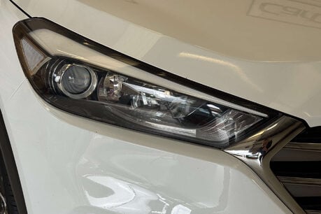 Hyundai TUCSON 2.0 CRDi Premium SUV 5dr Diesel Manual 4WD Euro 6 (136 ps) 78