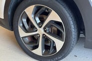 Hyundai TUCSON 2.0 CRDi Premium SUV 5dr Diesel Manual 4WD Euro 6 (136 ps) 36