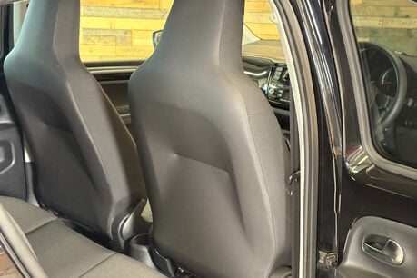 Volkswagen Up 1.0 Move up! Hatchback 5dr Petrol ASG Euro 5 (60 ps) 40