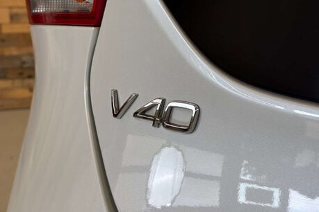 Volvo V40 1.6 T4 SE Lux Hatchback 5dr Petrol Manual Euro 5 (s/s) (180 ps) 63
