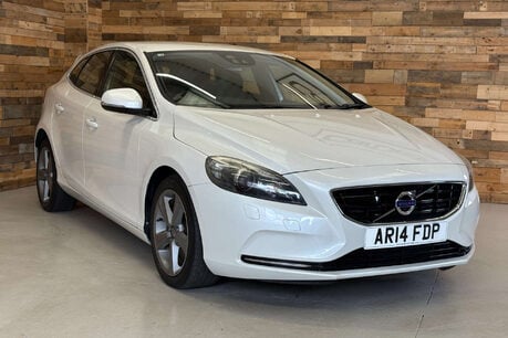 Volvo V40 1.6 T4 SE Lux Hatchback 5dr Petrol Manual Euro 5 (s/s) (180 ps) 1