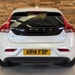 Volvo V40 1.6 T4 SE Lux Hatchback 5dr Petrol Manual Euro 5 (s/s) (180 ps) 1