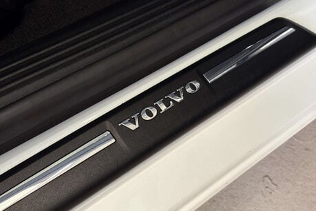 Volvo V40 1.6 T4 SE Lux Hatchback 5dr Petrol Manual Euro 5 (s/s) (180 ps) 54
