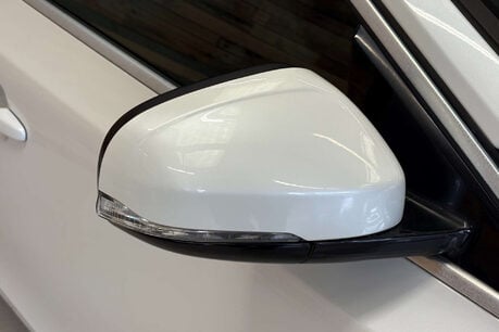 Volvo V40 1.6 T4 SE Lux Hatchback 5dr Petrol Manual Euro 5 (s/s) (180 ps) 35